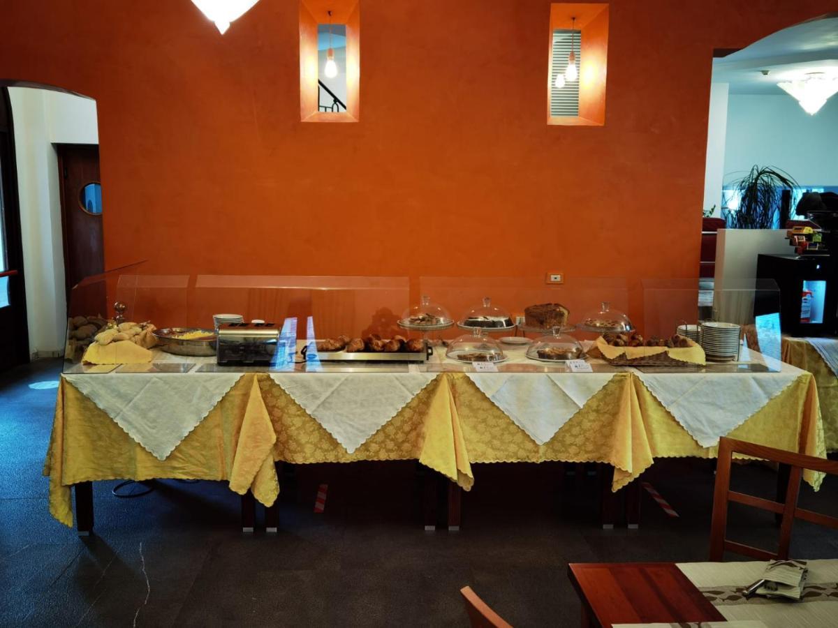 סאפרי Hotel Pisacane מראה חיצוני תמונה