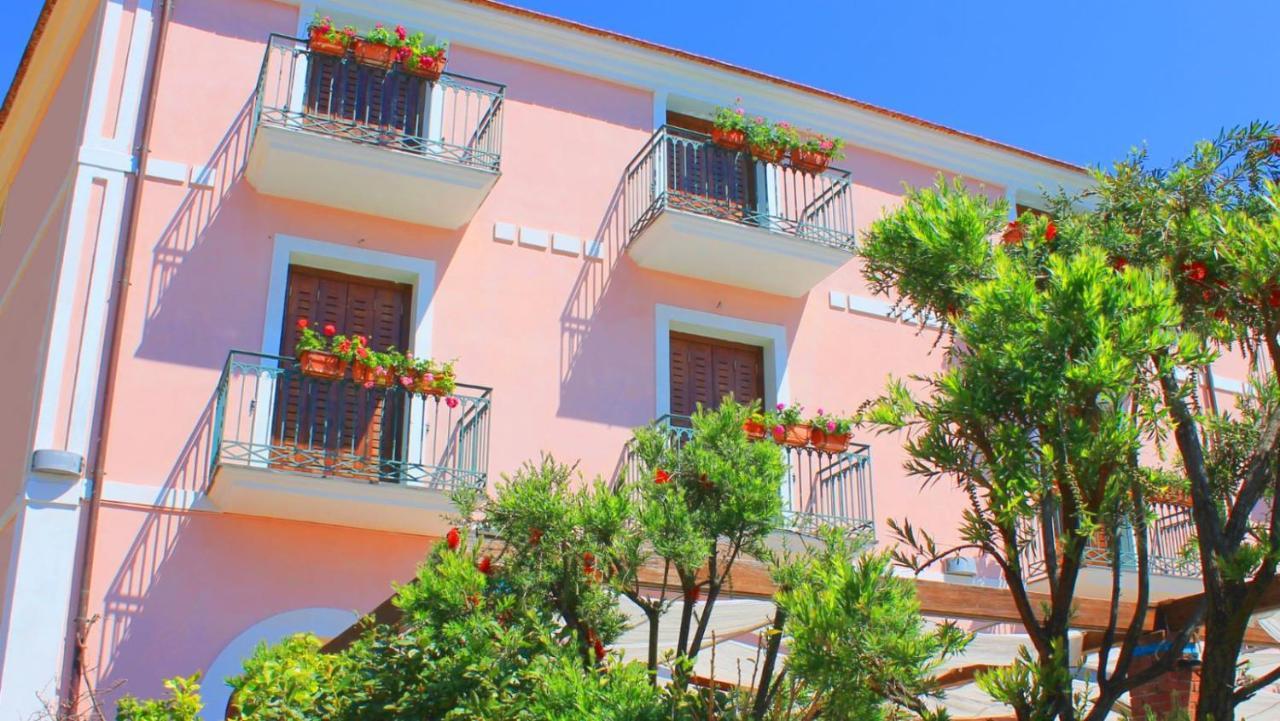 סאפרי Hotel Pisacane מראה חיצוני תמונה
