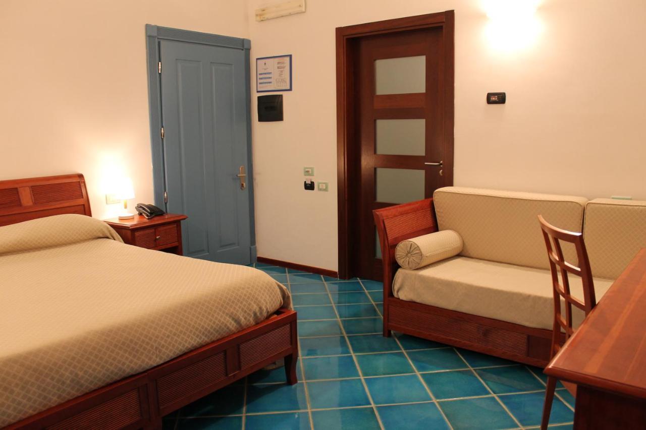 סאפרי Hotel Pisacane מראה חיצוני תמונה