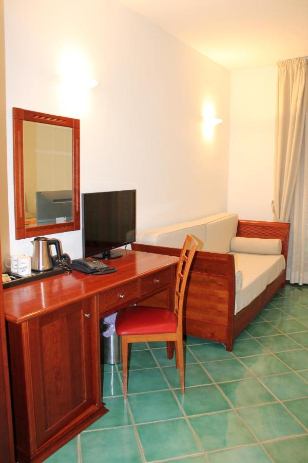סאפרי Hotel Pisacane מראה חיצוני תמונה