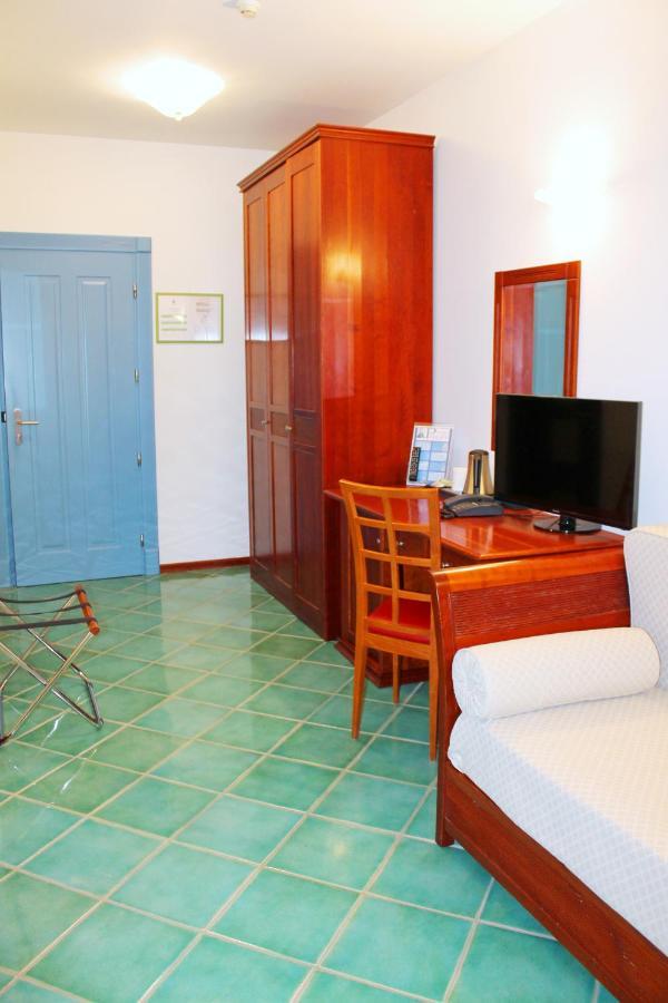 סאפרי Hotel Pisacane מראה חיצוני תמונה