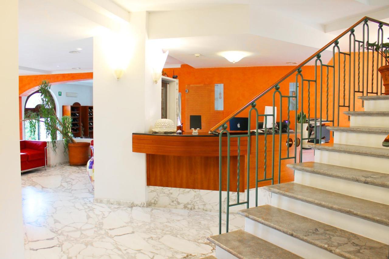 סאפרי Hotel Pisacane מראה חיצוני תמונה