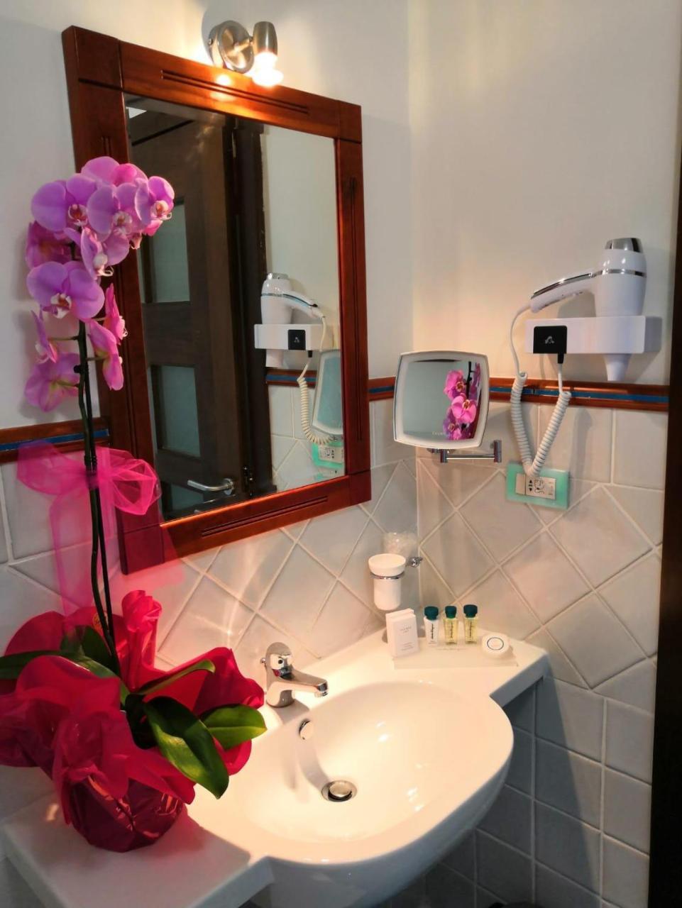 סאפרי Hotel Pisacane מראה חיצוני תמונה
